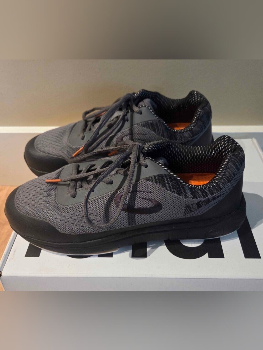 Goldline Cyclone curling shoes